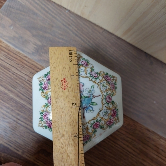 Vintage 1992 Heritage House Limited Edition Porcelain Music Box - Picture 7 of 9